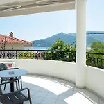 Hotel Ellinas 2*