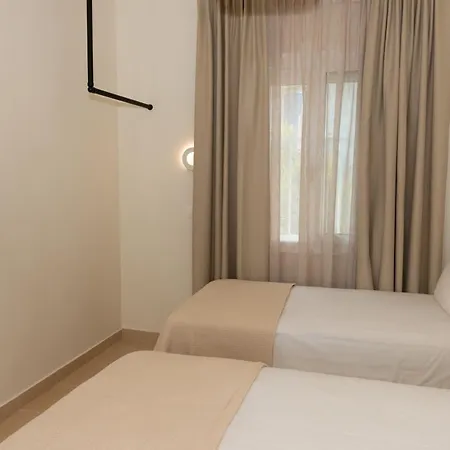 Ellinas Apartahotel 2*