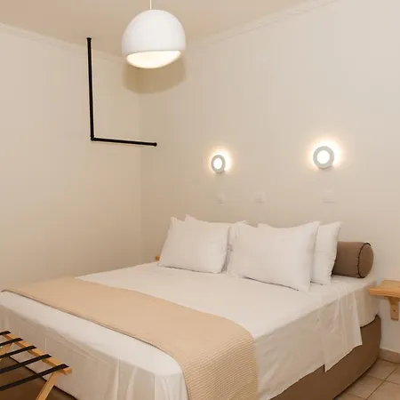 Apartahotel Ellinas 2*