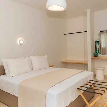 Ellinas Hotel 2*