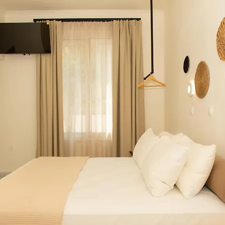 Apartahotel Ellinas 2*