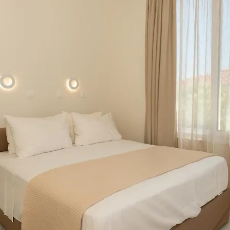 Hotel Ellinas 2*