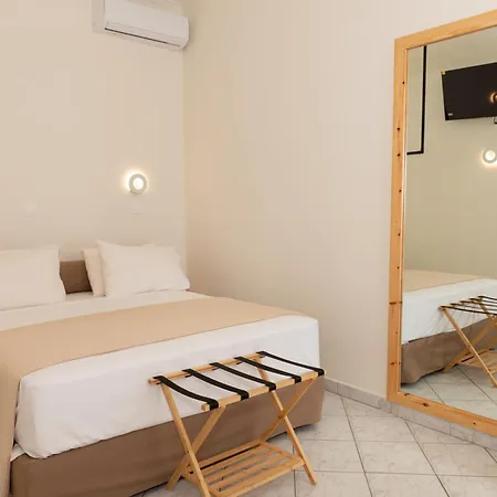 Apartahotel Ellinas 2*