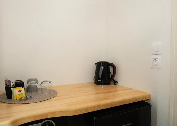 Ellinas 克里斯阿穆迪亚